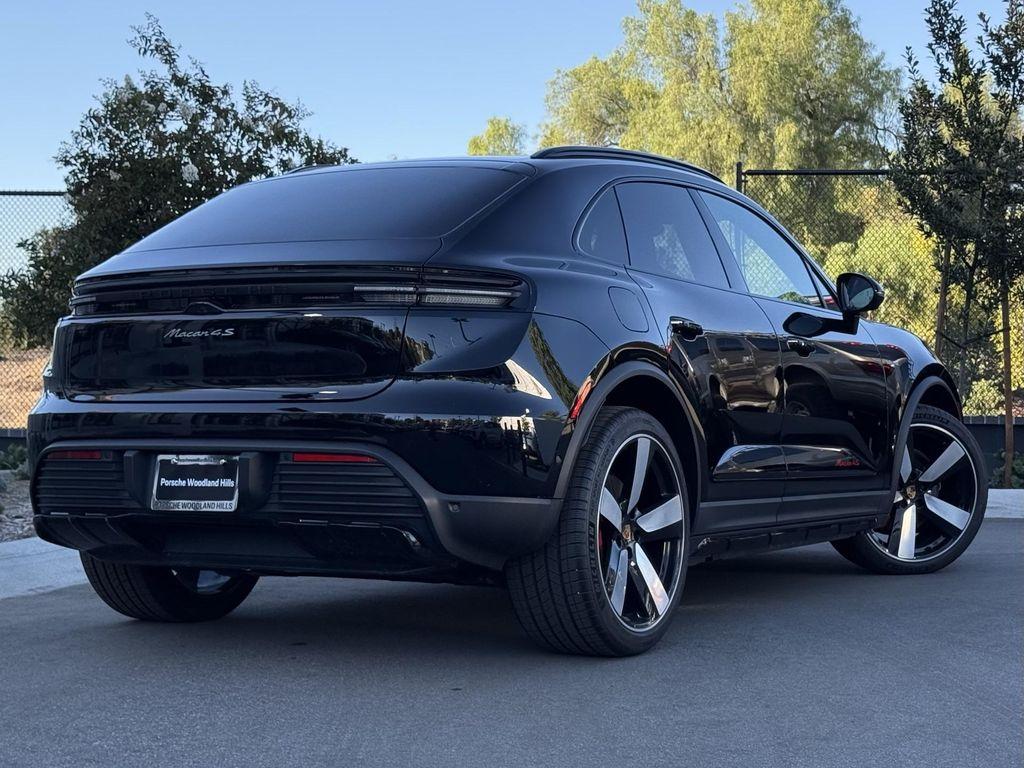 new 2025 Porsche Macan car