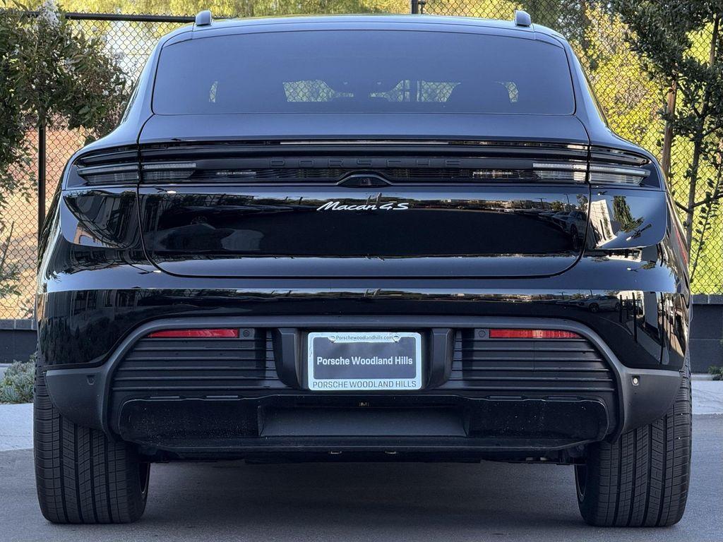 new 2025 Porsche Macan car