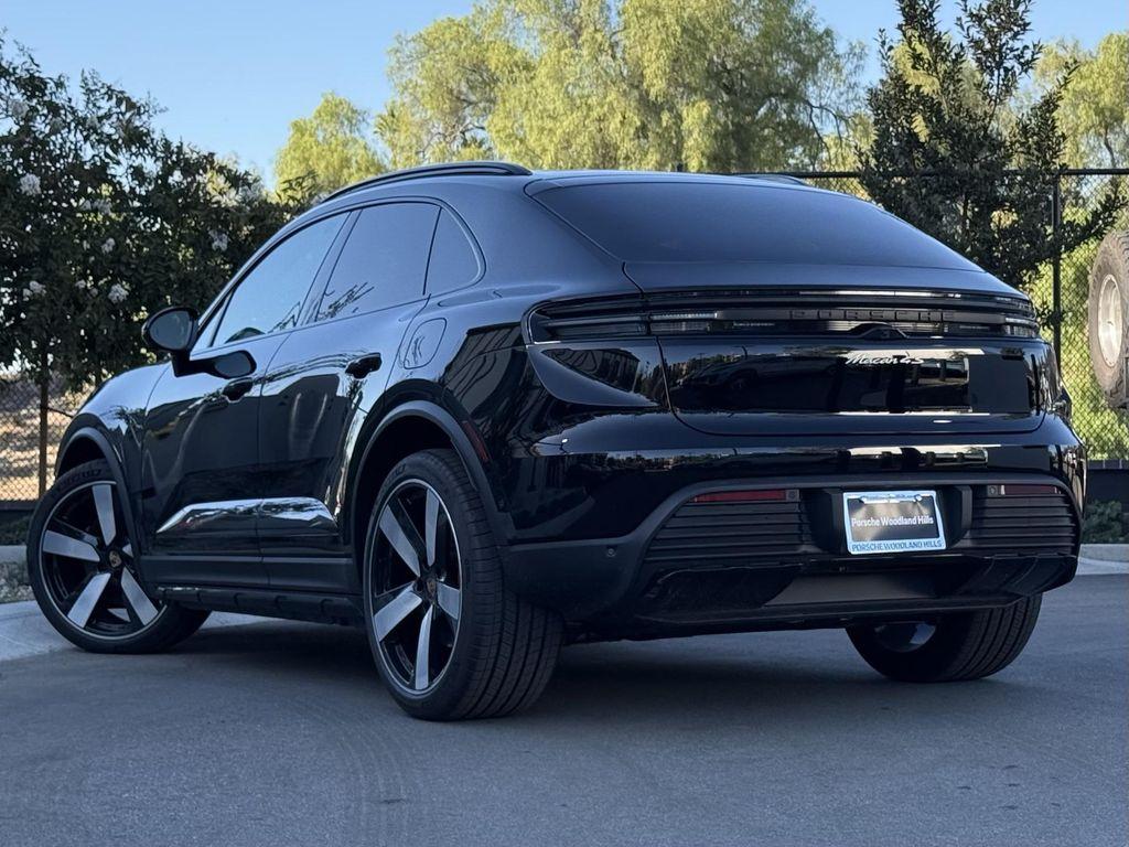 new 2025 Porsche Macan car