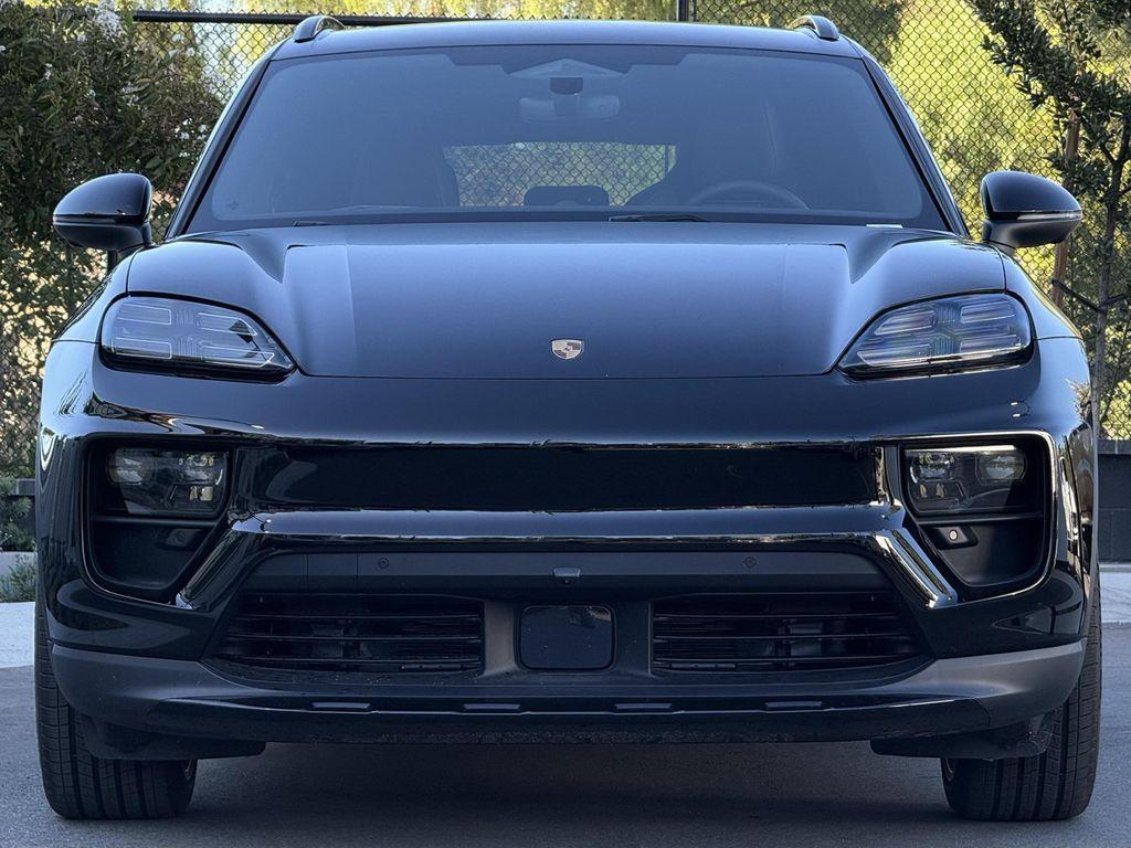 new 2025 Porsche Macan car