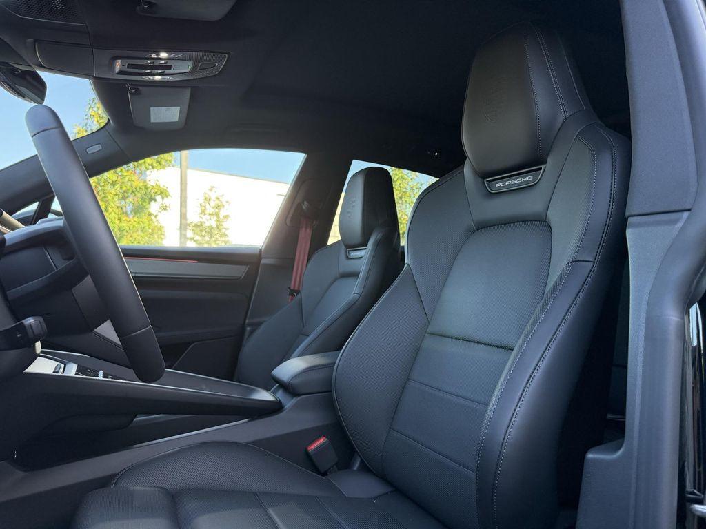 new 2025 Porsche Macan car