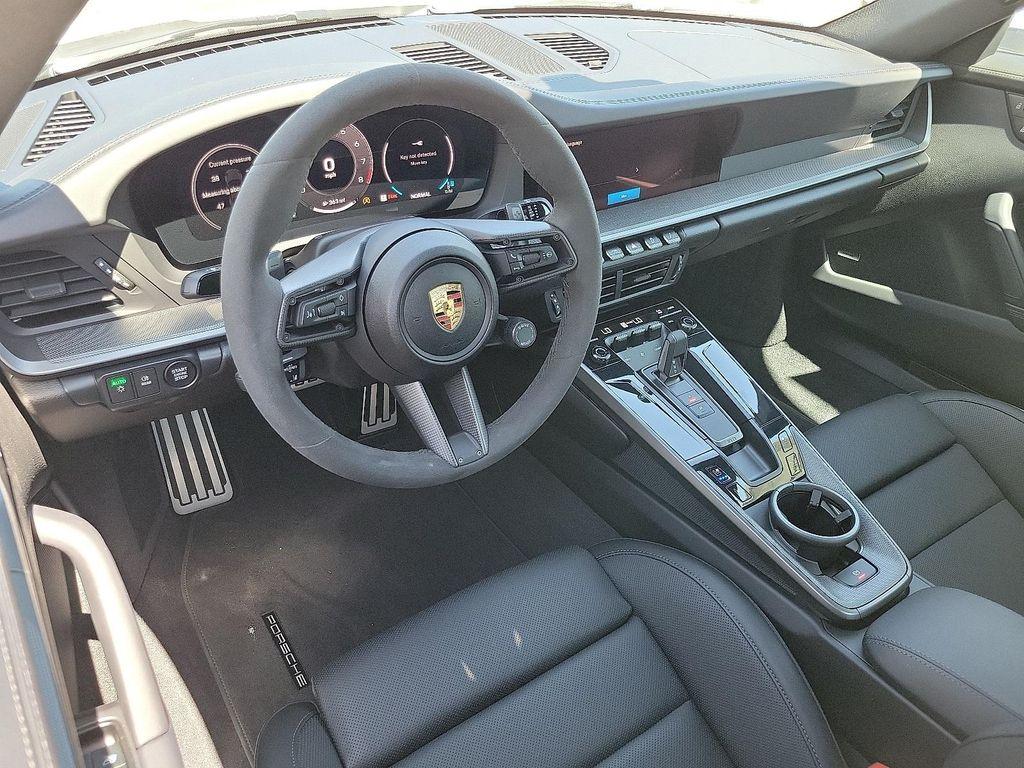 new 2025 Porsche 911 car