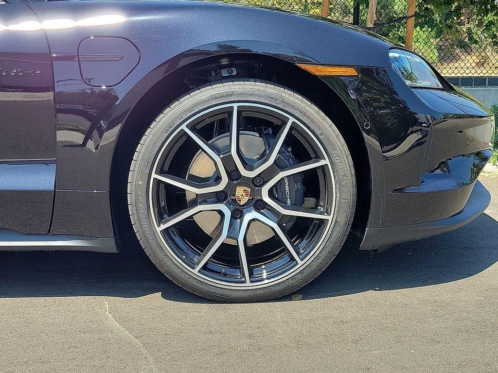 new 2025 Porsche Taycan car