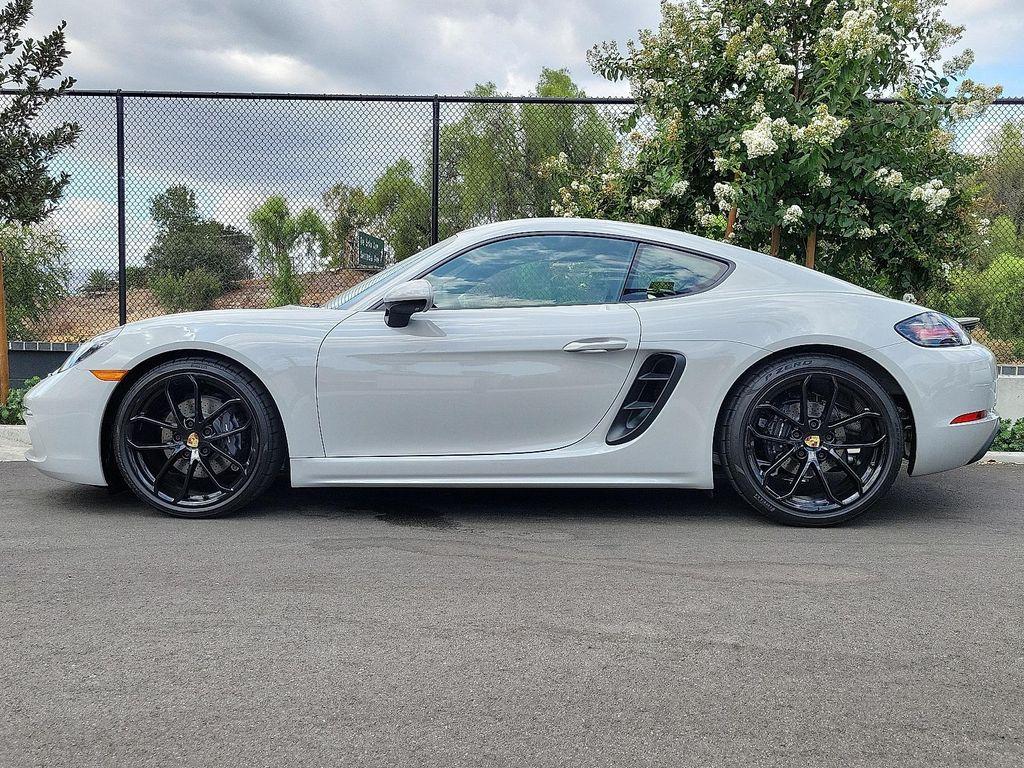 new 2025 Porsche 718 Cayman car