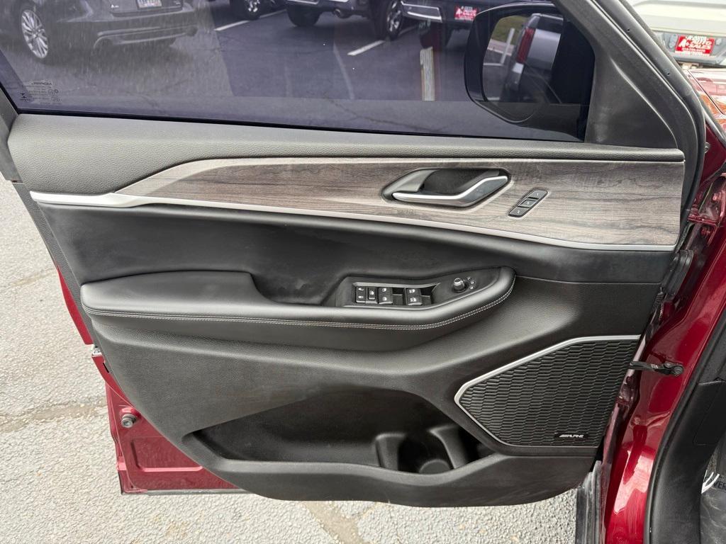 used 2022 Jeep Grand Cherokee car, priced at $23,995