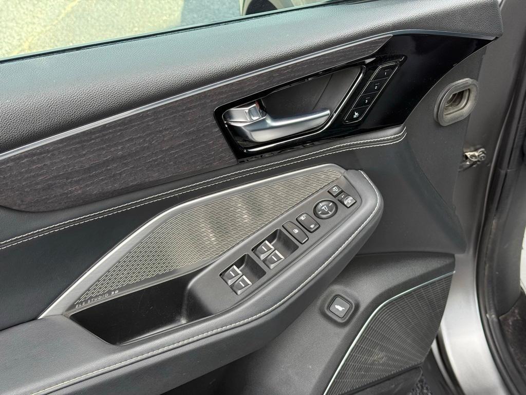 used 2022 Acura MDX car, priced at $27,200