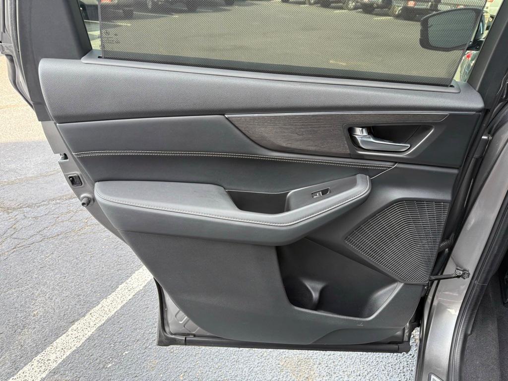 used 2022 Acura MDX car, priced at $27,200