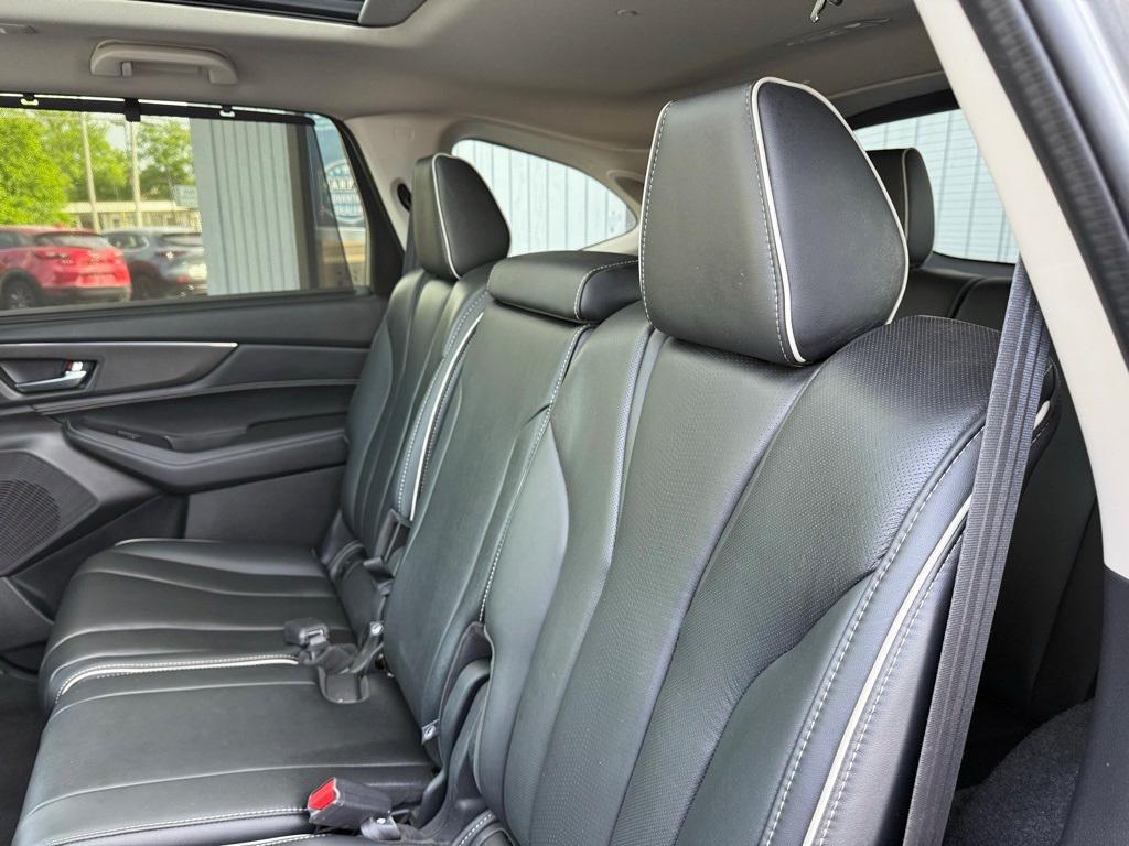 used 2022 Acura MDX car, priced at $27,200