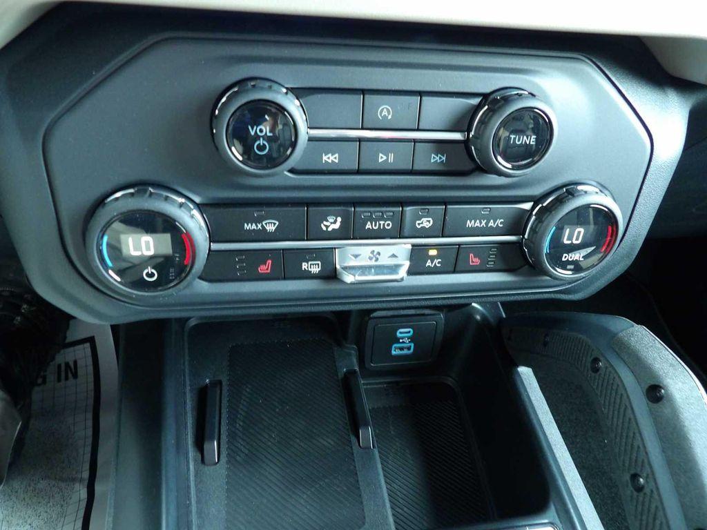 new 2025 Ford Bronco car