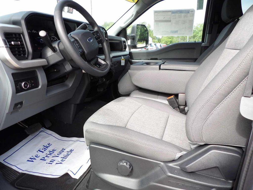 new 2025 Ford F-250 car