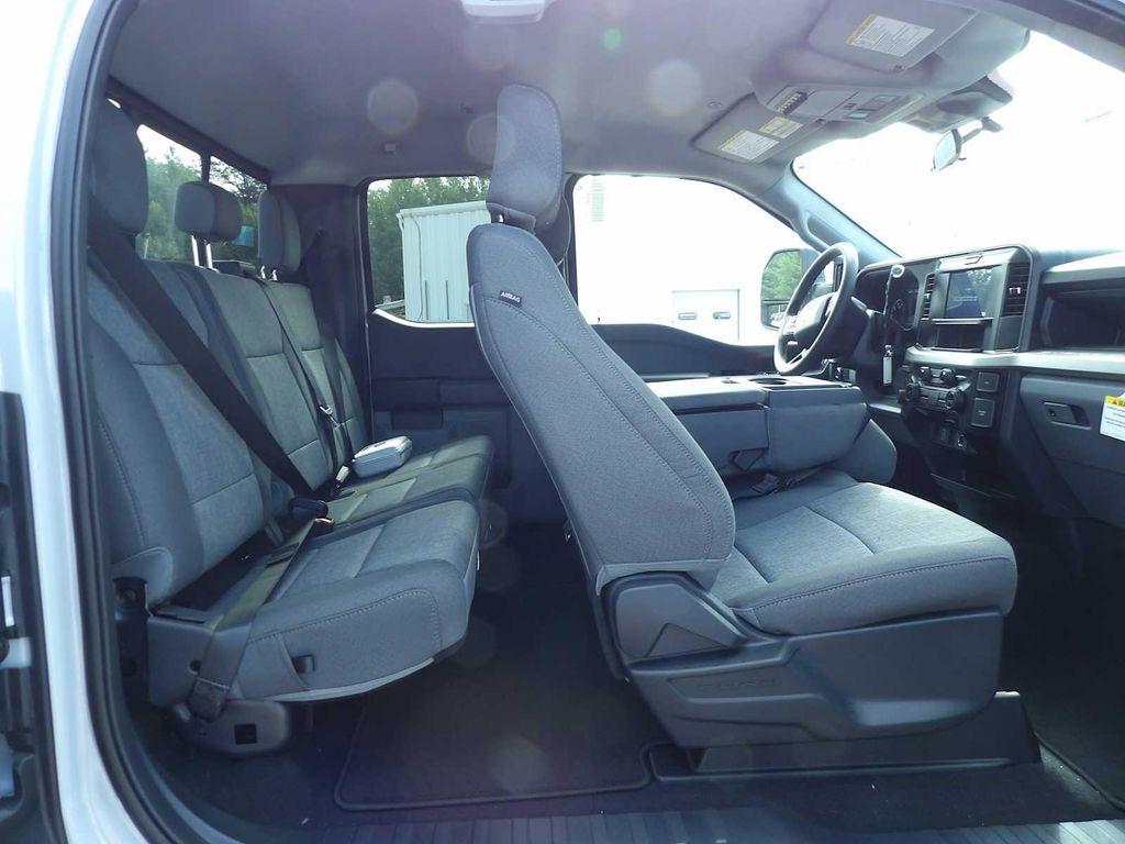 new 2025 Ford F-250 car