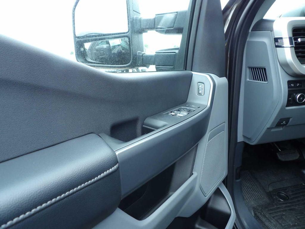 new 2024 Ford F-350 car, priced at $64,885