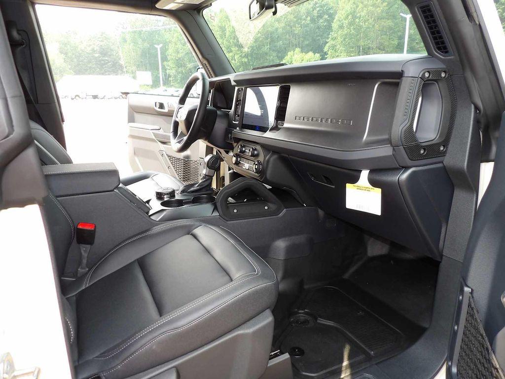 new 2025 Ford Bronco car