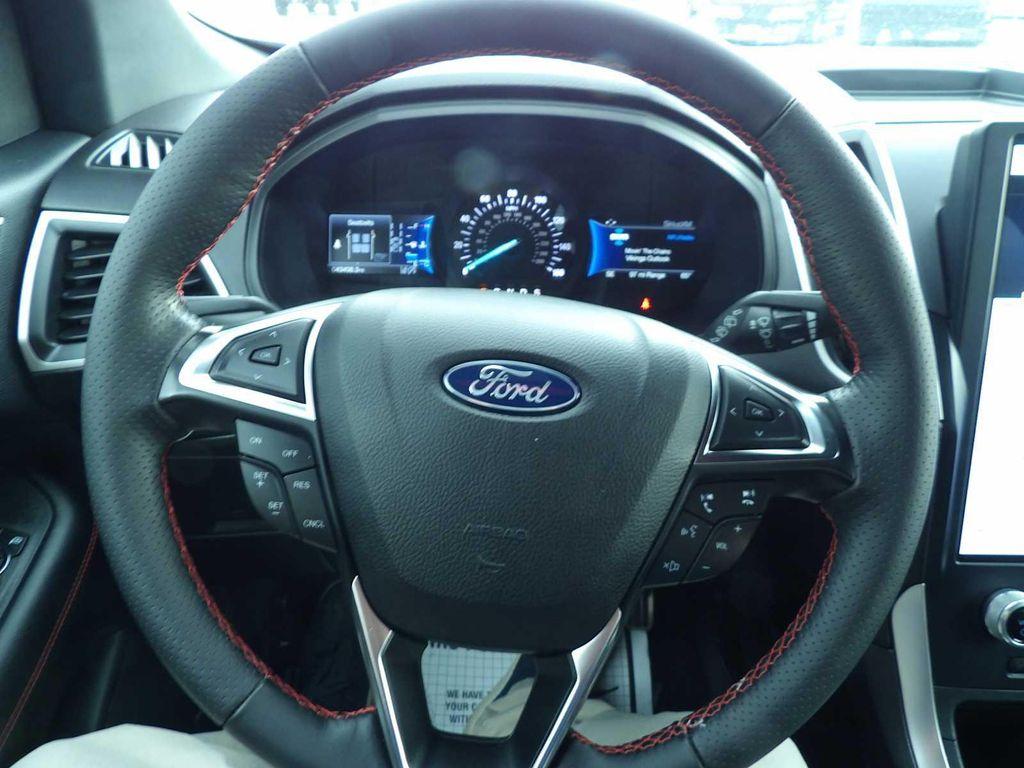 used 2023 Ford Edge car, priced at $32,900