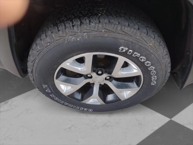 used 2015 Jeep Cherokee car, priced at $18,495