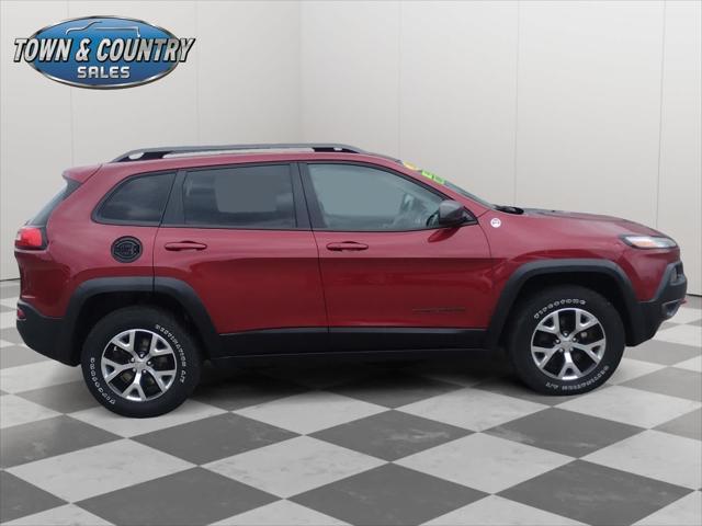 used 2015 Jeep Cherokee car, priced at $18,495