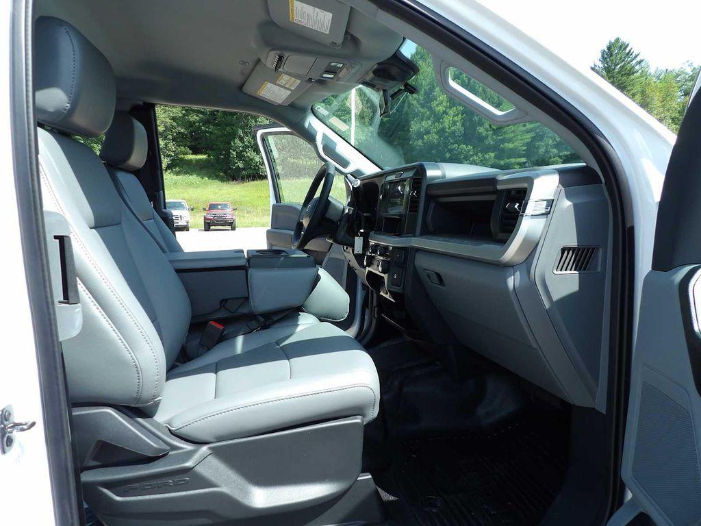 new 2025 Ford F-350 car