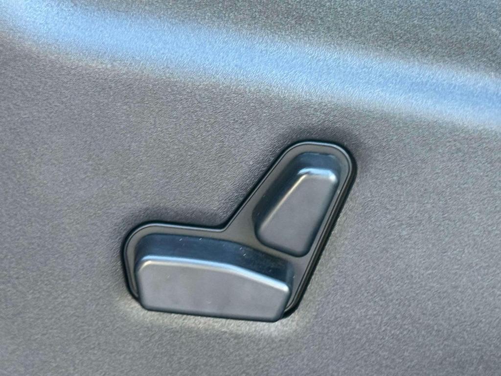 used 2017 Jeep Grand Cherokee car, priced at $18,995