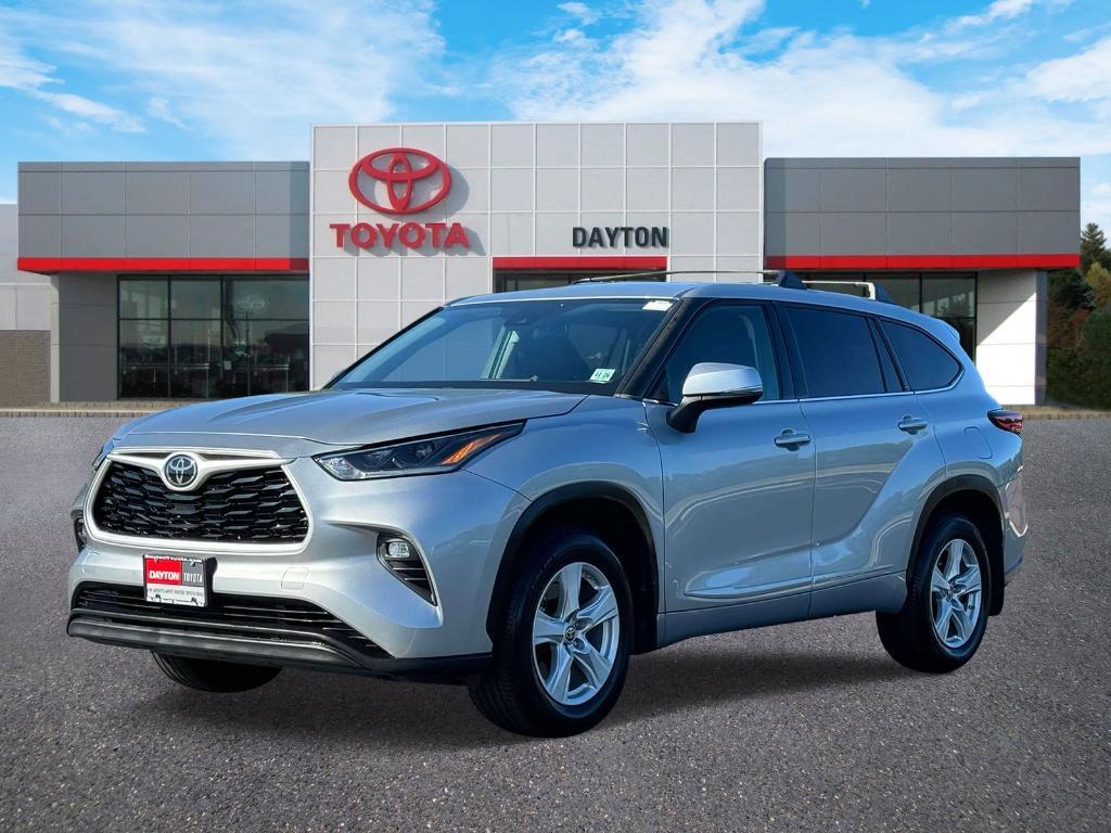 used 2021 Toyota Highlander car, priced at $30,895