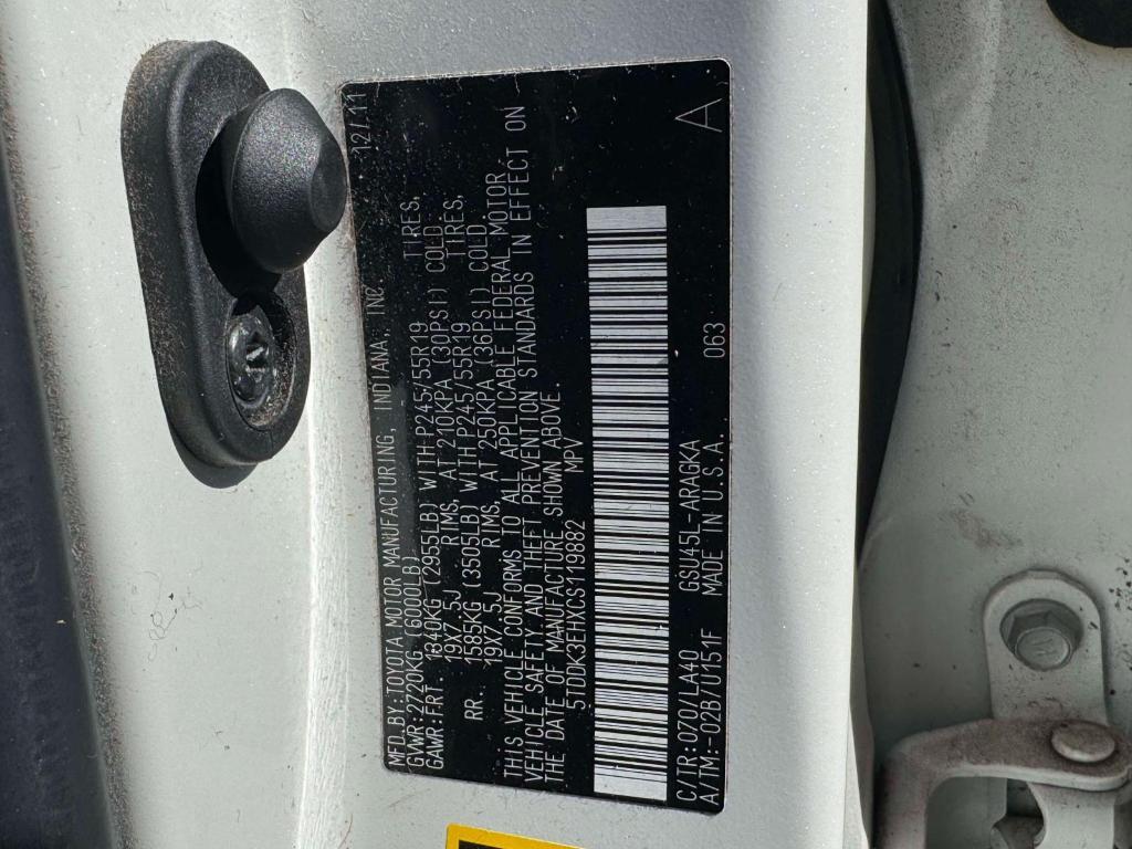 used 2012 Toyota Highlander car, priced at $11,995