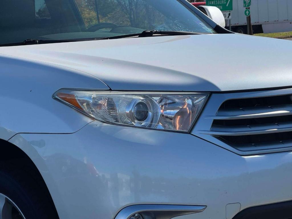 used 2012 Toyota Highlander car, priced at $11,995