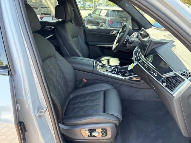 new 2026 BMW X7 car, priced at $100,555