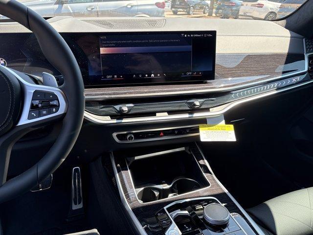 new 2026 BMW X7 car, priced at $100,555