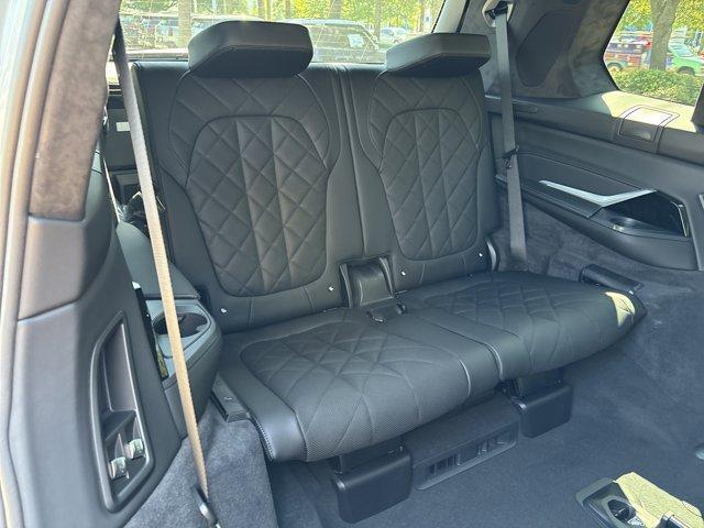 new 2026 BMW X7 car, priced at $100,555