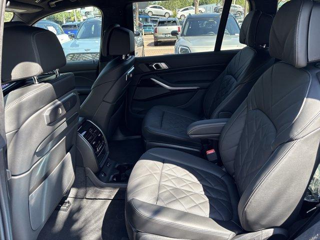 new 2026 BMW X7 car, priced at $100,555
