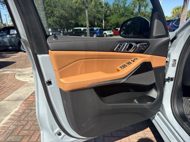 new 2026 BMW X7 car, priced at $101,985