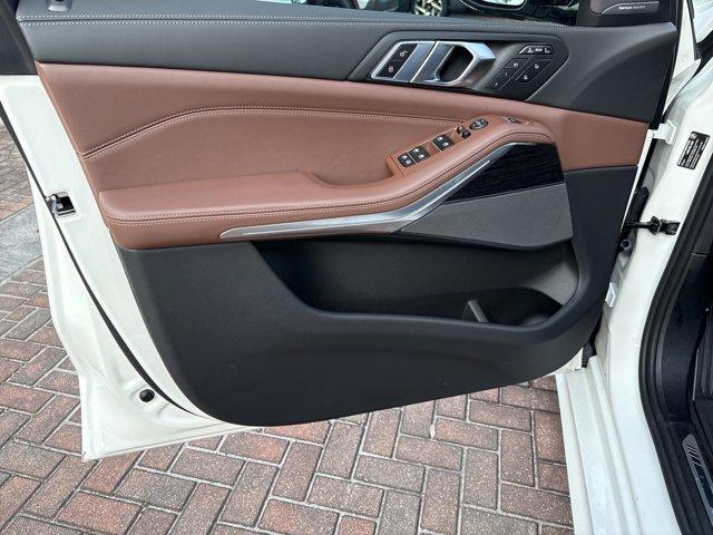 new 2026 BMW X7 car, priced at $102,585