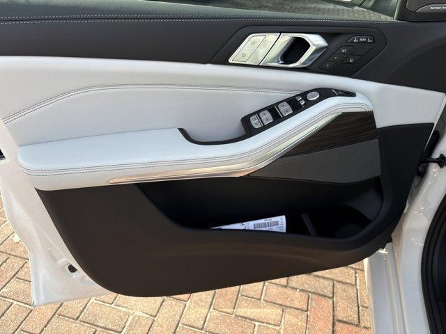 new 2026 BMW X7 car, priced at $97,305