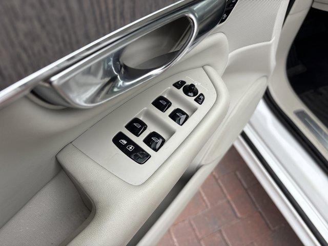 used 2022 Volvo XC90 Recharge Plug-In Hybrid car, priced at $35,791