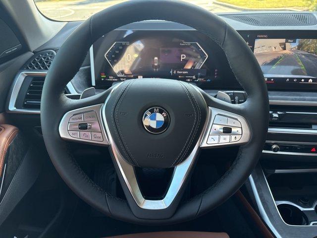 new 2026 BMW X7 car, priced at $100,285