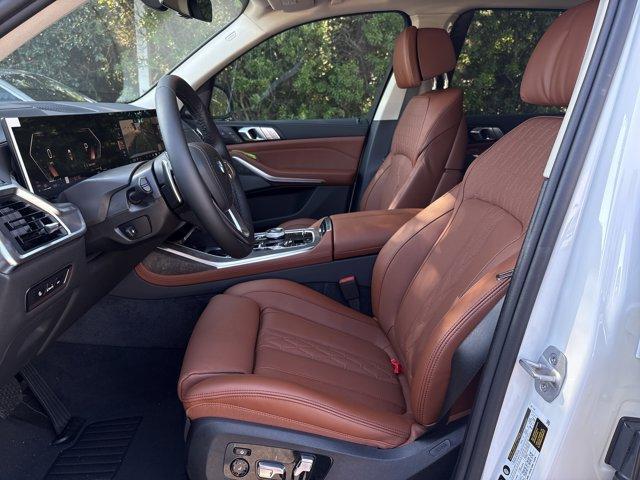 new 2026 BMW X7 car, priced at $100,285