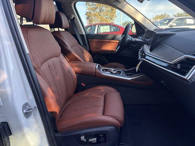 new 2026 BMW X7 car, priced at $100,285