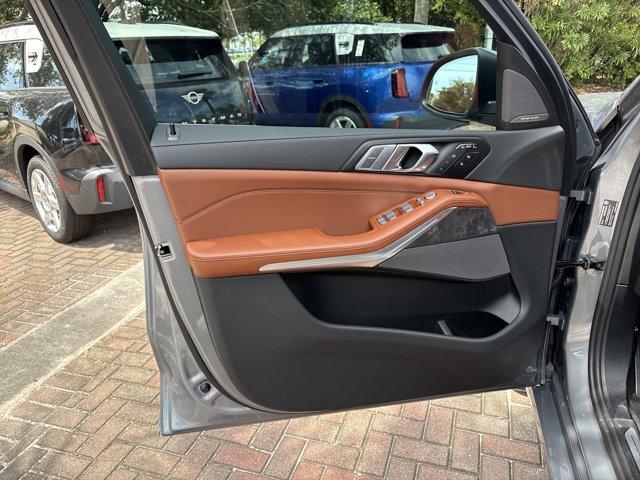 new 2026 BMW X7 car, priced at $101,655