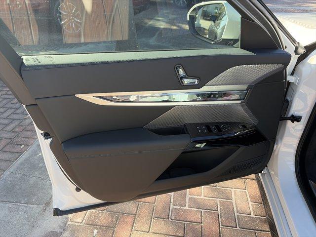 new 2025 BMW 760 car, priced at $129,225