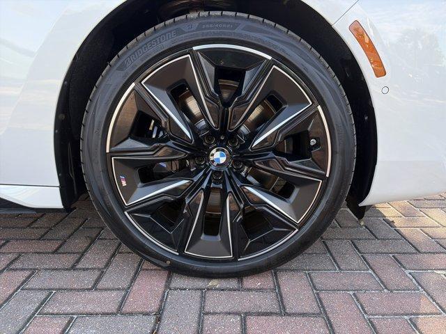 new 2025 BMW 760 car, priced at $129,225