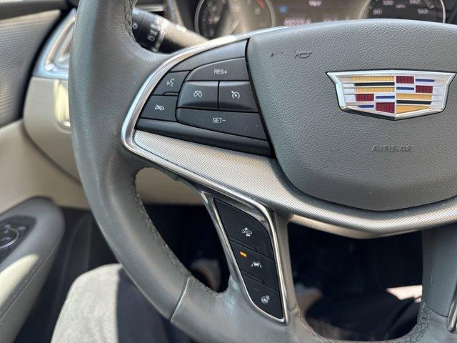 used 2021 Cadillac XT5 car, priced at $30,991