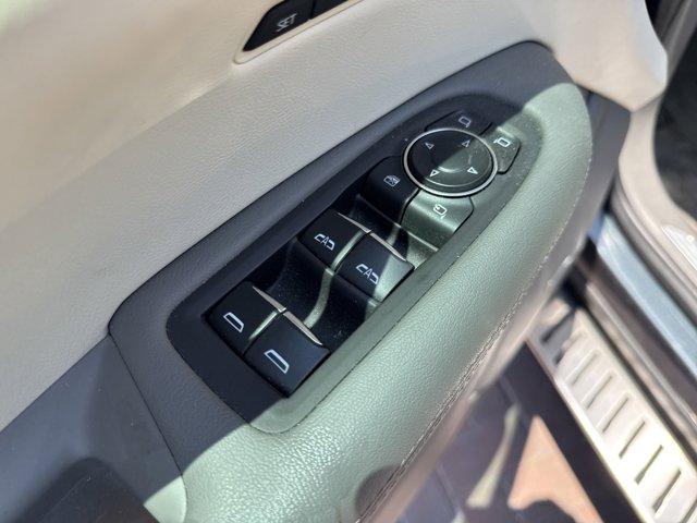 used 2021 Cadillac XT5 car, priced at $30,991