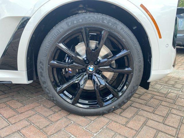 new 2026 BMW X7 car, priced at $100,305