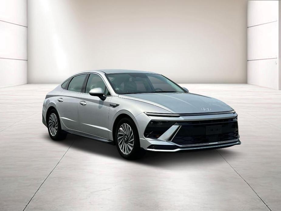 new 2024 Hyundai Sonata Hybrid car, priced at $36,999