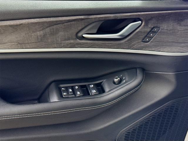 new 2025 Jeep Grand Cherokee car, priced at $39,987