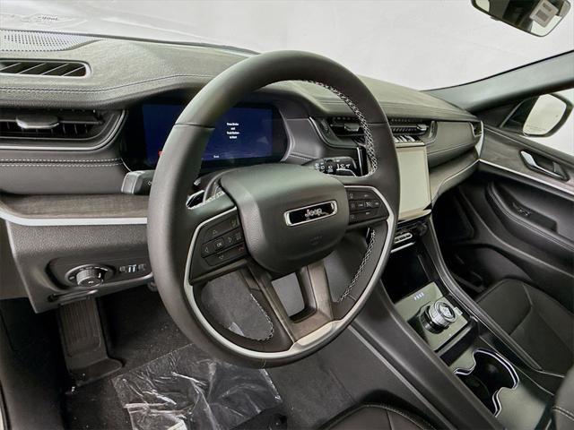 new 2025 Jeep Grand Cherokee car, priced at $39,987
