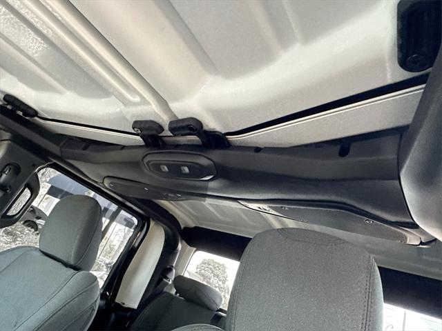 new 2025 Jeep Gladiator car, priced at $36,380