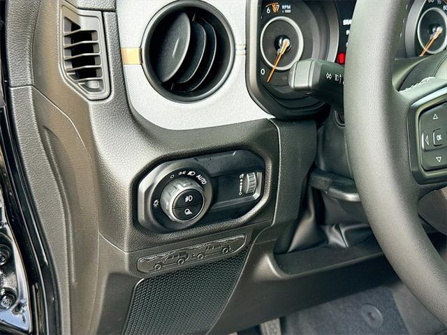 new 2025 Jeep Gladiator car, priced at $36,380