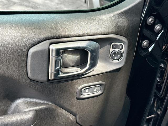 new 2025 Jeep Gladiator car, priced at $36,380