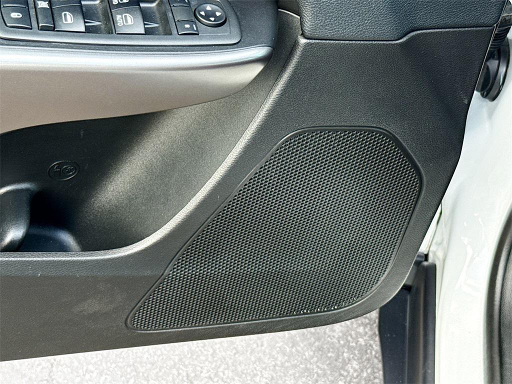 used 2019 Jeep Cherokee car, priced at $14,426
