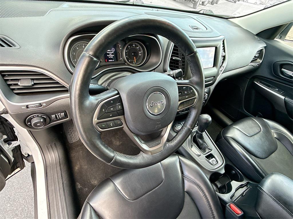 used 2019 Jeep Cherokee car, priced at $14,426